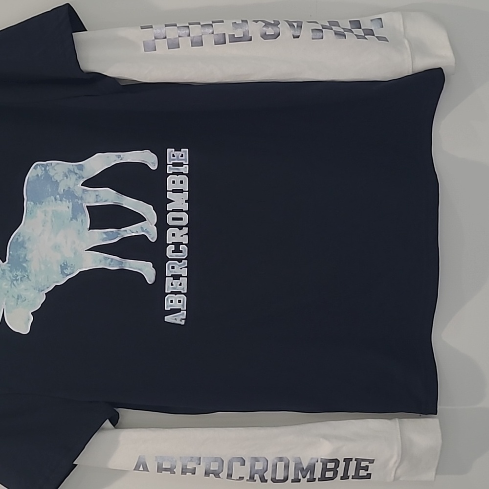 Abercrombie Kids NWOT navy long sleeved t-shirt, size 15/16